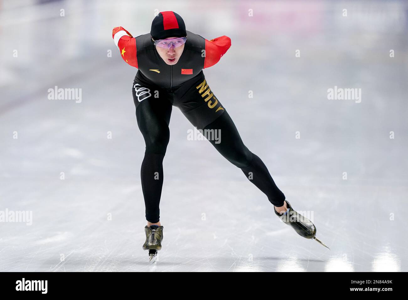 TOMASZOW MAZOWIECKI, POLONIA - FEBBRAIO 11: Yu Wu della Cina gareggia sul gruppo maschile B 5000m durante la Coppa del mondo di skating veloce ISU 5 il 11 Febbraio 2023 a Tomaszow Mazowiecki, Polonia (Foto di Andre Weening/Orange Pictures) Credit: Orange Pics BV/Alamy Live News Foto Stock
