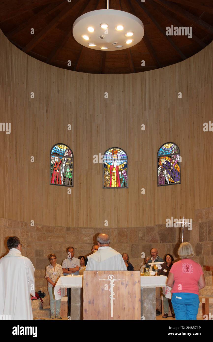 Servizio della Chiesa nella Chiesa commemorativa di Mosè in cima al Monte Nebo, Giordania Foto Stock