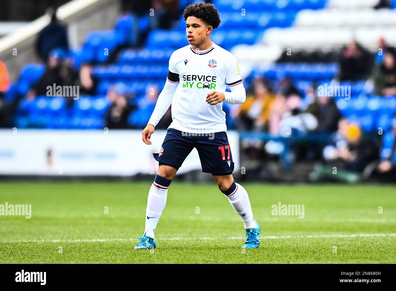 Shola Shoretire (17 Bolton Wanderers) durante la partita della Sky Bet League 1 tra Peterborough e Bolton Wanderers a London Road, Peterborough sabato 11th febbraio 2023. (Foto: Kevin Hodgson | NOTIZIE MI) Credit: NOTIZIE MI & Sport /Alamy Live News Foto Stock