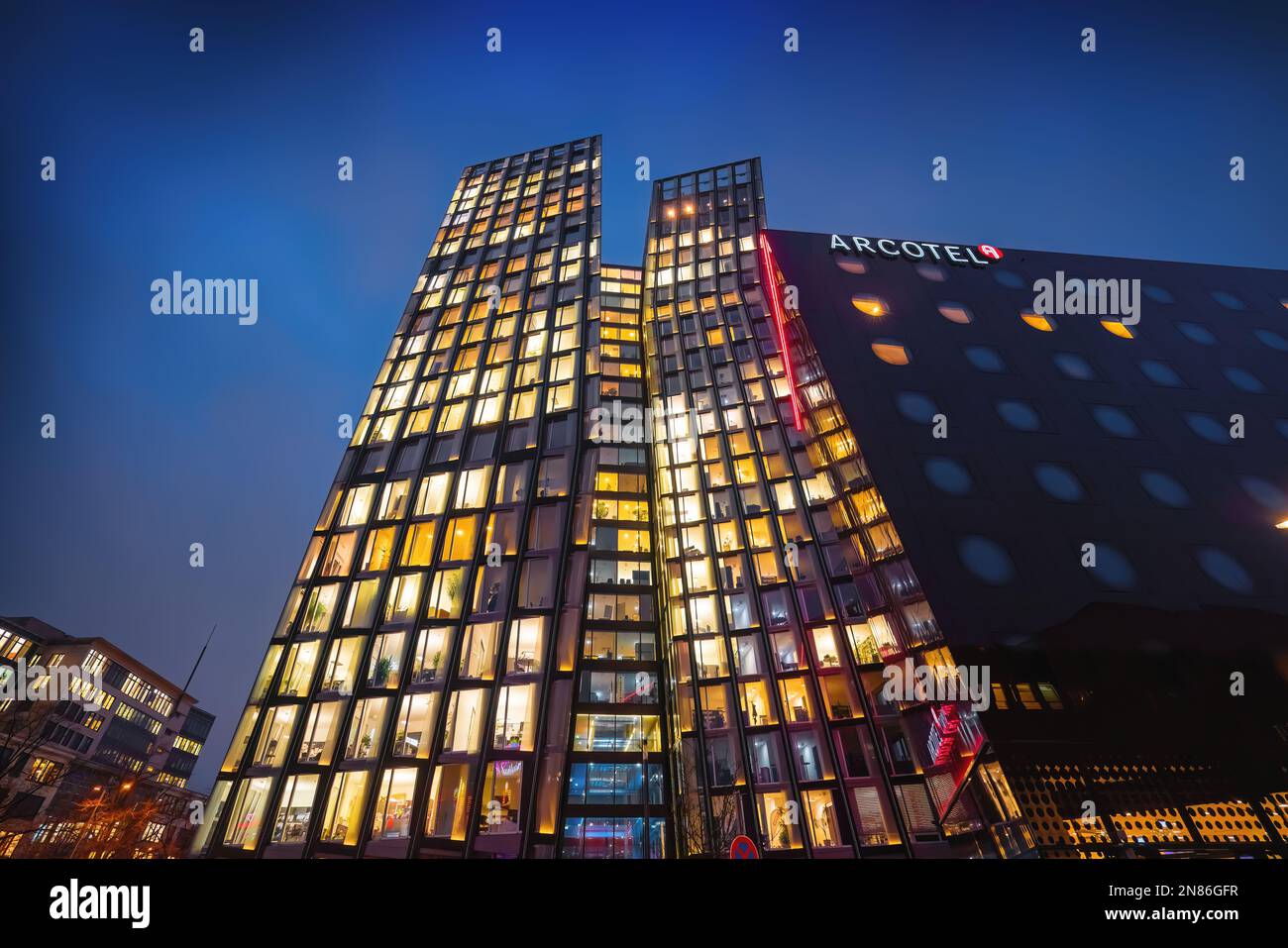 Dancing Towers e Arcotel a St Quartiere Pauli di notte - Amburgo, Germania Foto Stock