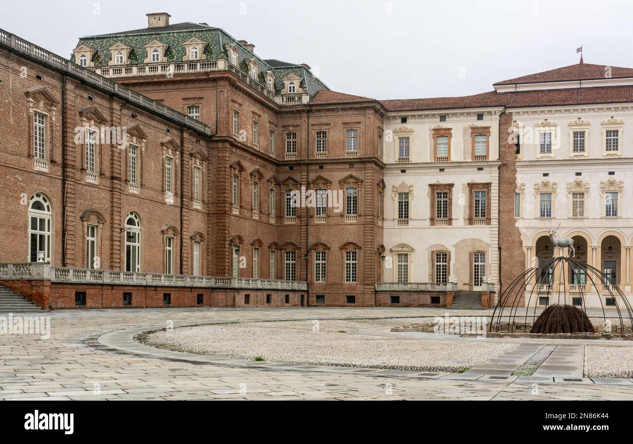 Il Palazzo di Venaria (in italiano Reggia di Venaria reale) è un'antica residenza reale e giardini situati a Venaria reale, Torino Foto Stock