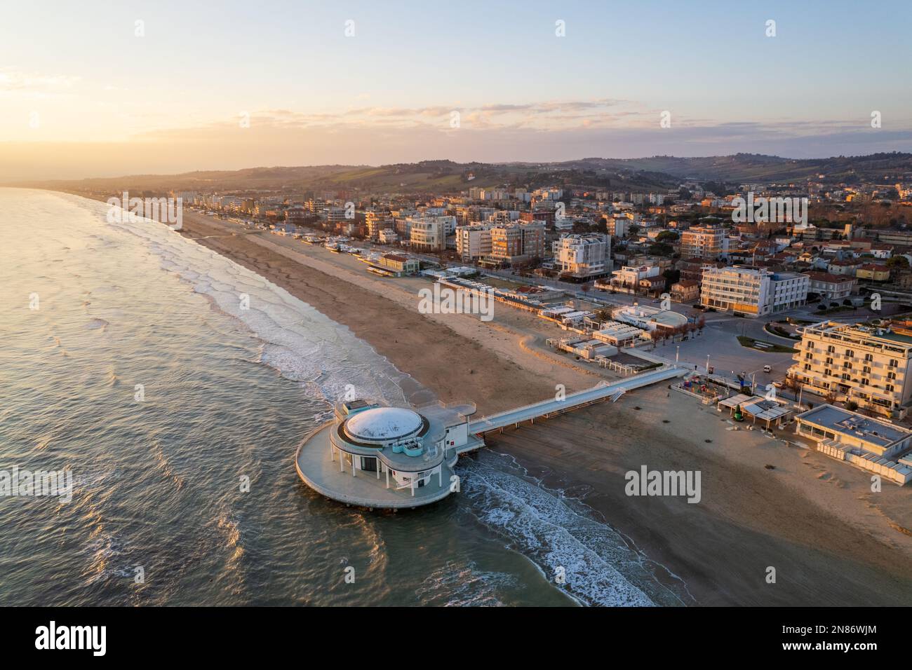 Veduta aerea della costa italiana della città di Senigallia Foto Stock