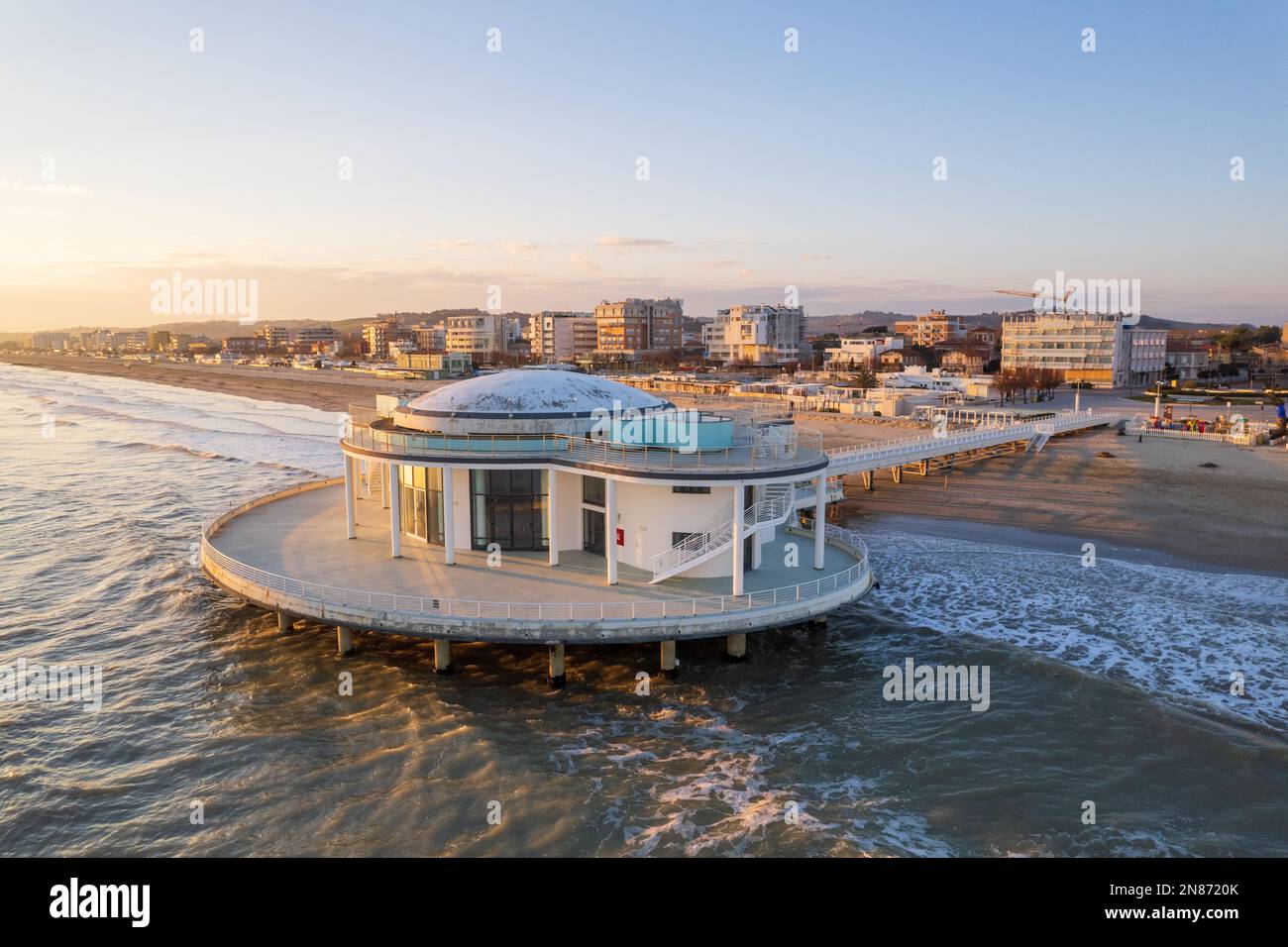 Veduta aerea della costa italiana della città di Senigallia Foto Stock