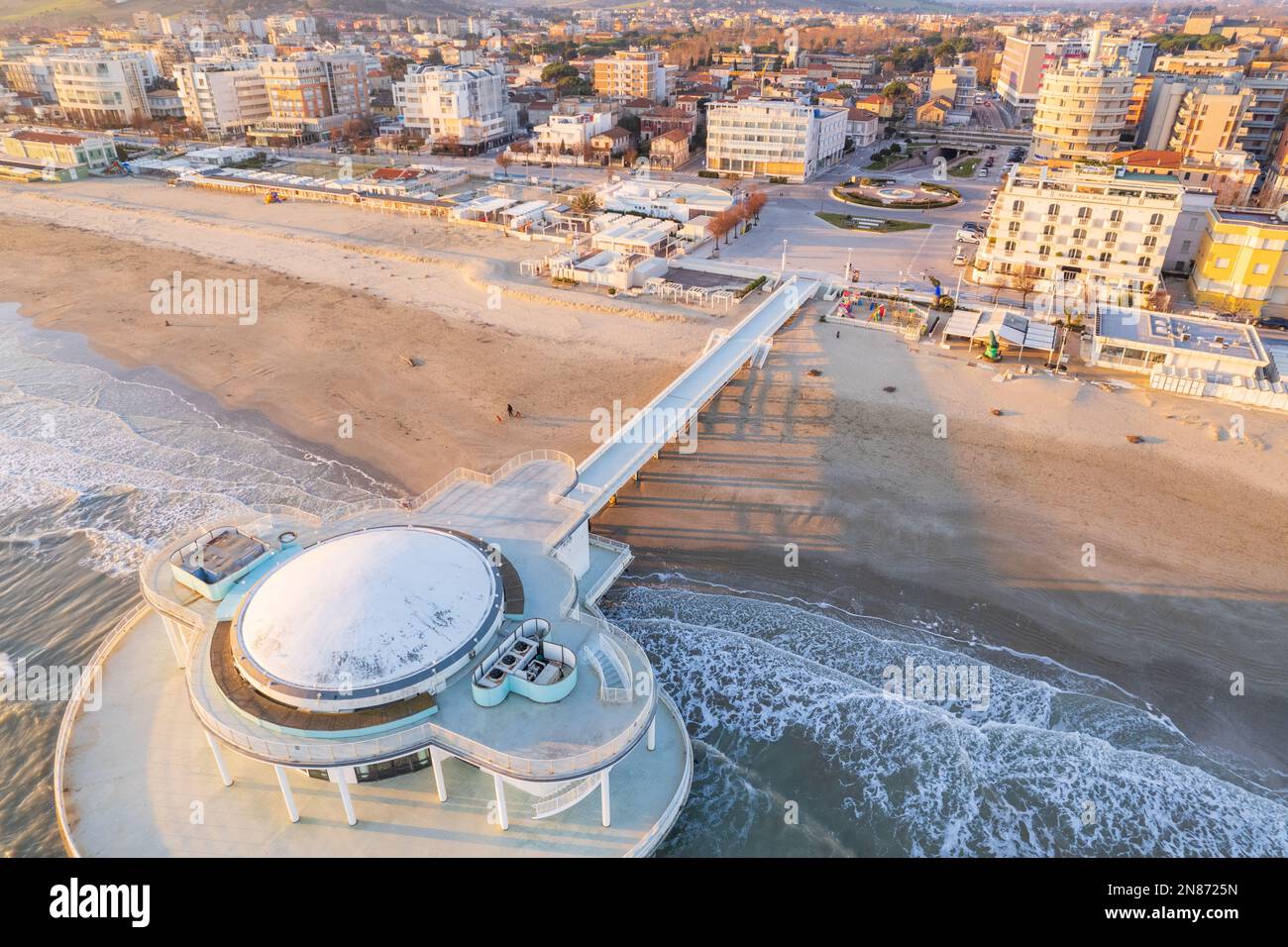 Veduta aerea della costa italiana della città di Senigallia Foto Stock