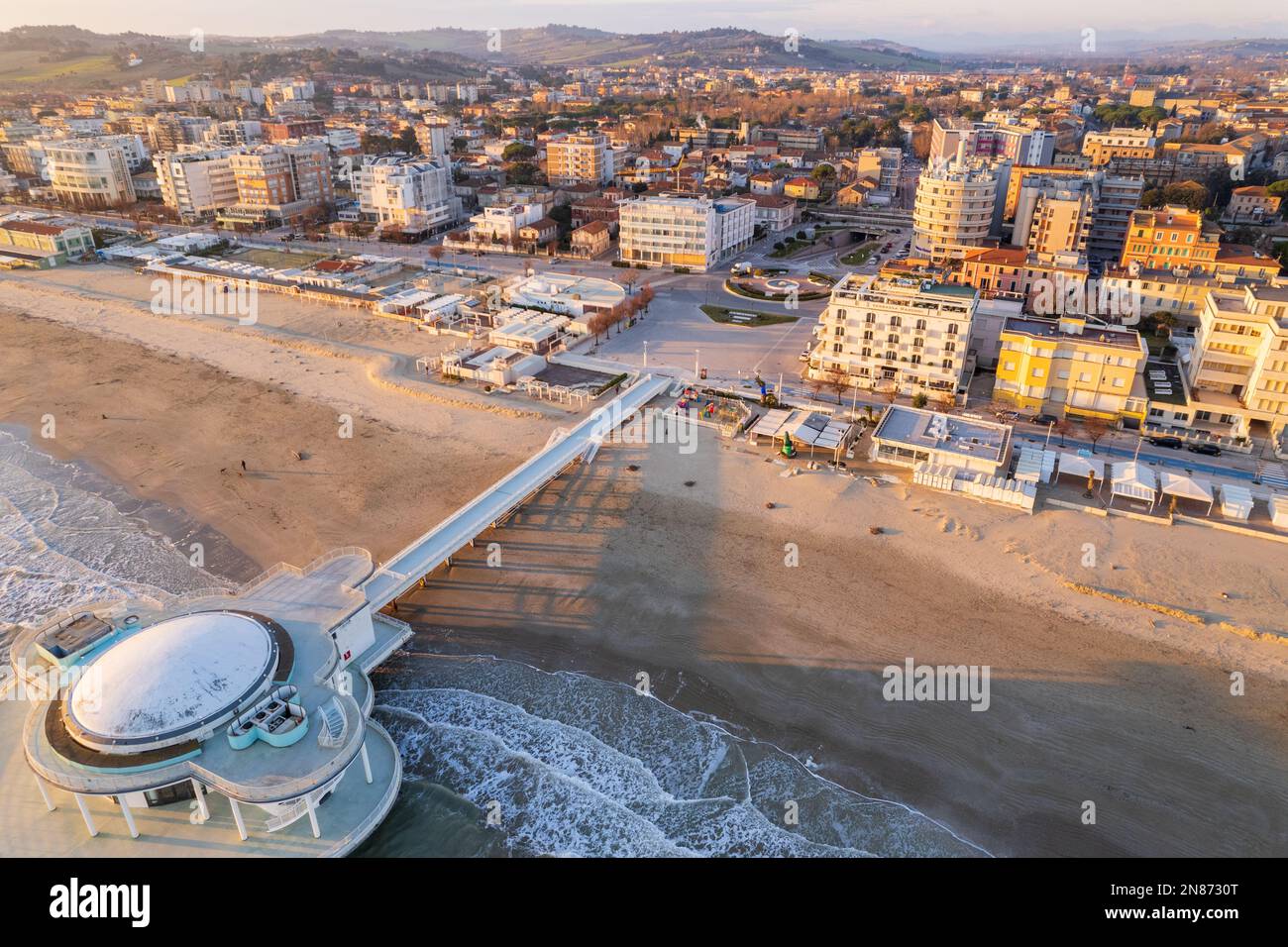 Veduta aerea della costa italiana della città di Senigallia Foto Stock