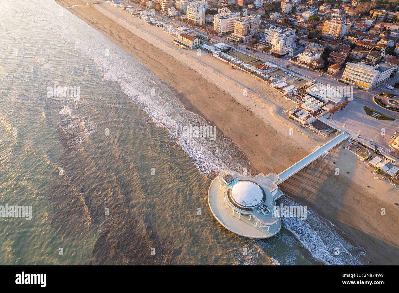 Veduta aerea della costa italiana della città di Senigallia Foto Stock