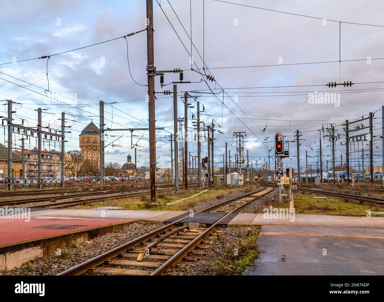 Scenario intorno alla stazione Metz-Ville, la stazione ferroviaria principale di Metz, una città nella regione della Lorena in Francia Foto Stock