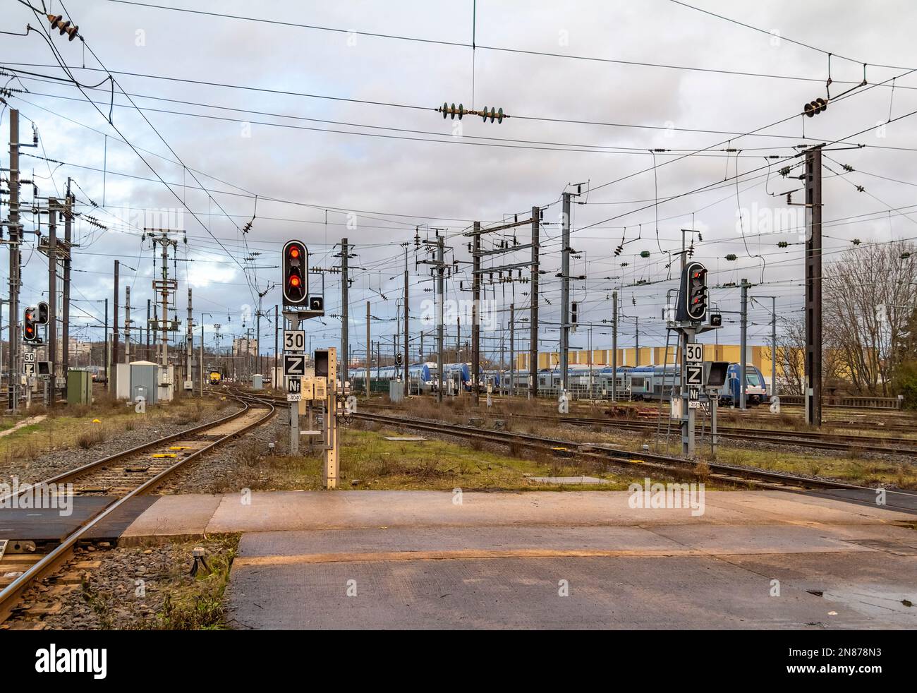 Scenario intorno alla stazione Metz-Ville, la stazione ferroviaria principale di Metz, una città nella regione della Lorena in Francia Foto Stock