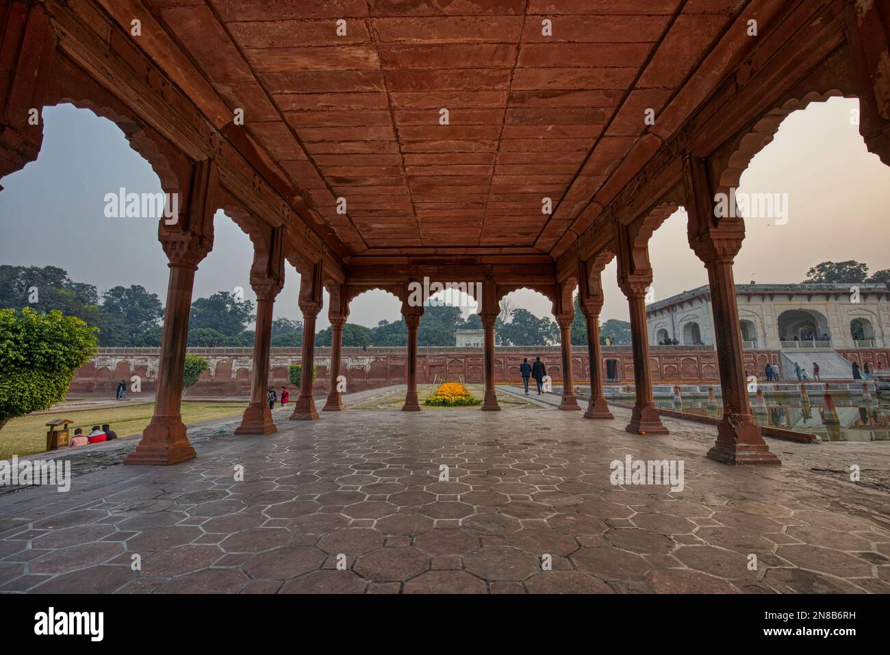 Un bellissimo scatto della vista dalla storica Shalamar Bagh a Lahore, Pakistan Foto Stock