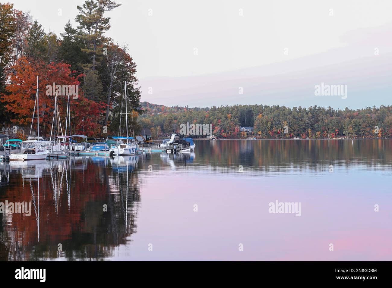 I nativi hanno chiamato questa zona 'Lago dell'oca Selvatica.' Prima che Sunapee diventasse una città turistica era una zona industriale. Una volta che le fabbriche sono morte e il Foto Stock