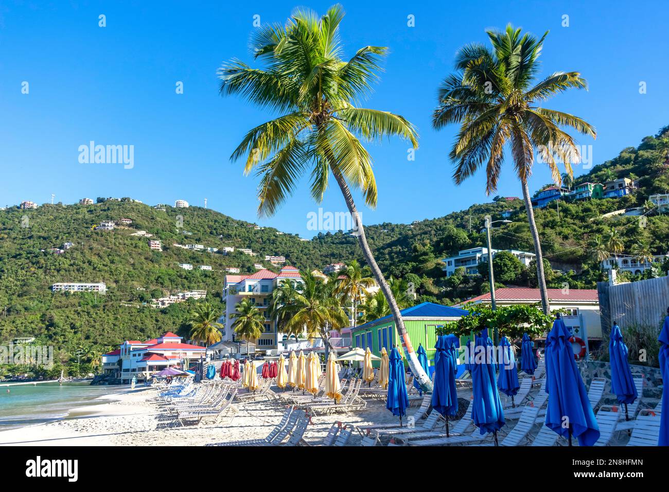 Vista sulla spiaggia, Cane Garden Bay, Tortola, le Isole Vergini Britanniche (BVI), piccole Antille, Caraibi Foto Stock