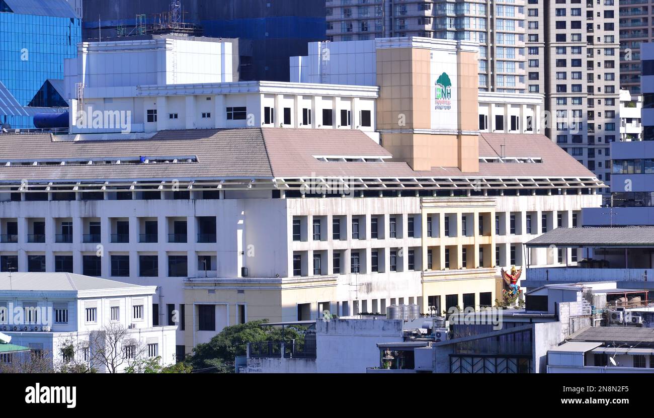 Il BNH Hospital, istituito come Bangkok Nursing Home Hospital nel 1898, su Convent Road, Silom District, Bangkok, Thailandia, Asia sudorientale. Foto Stock