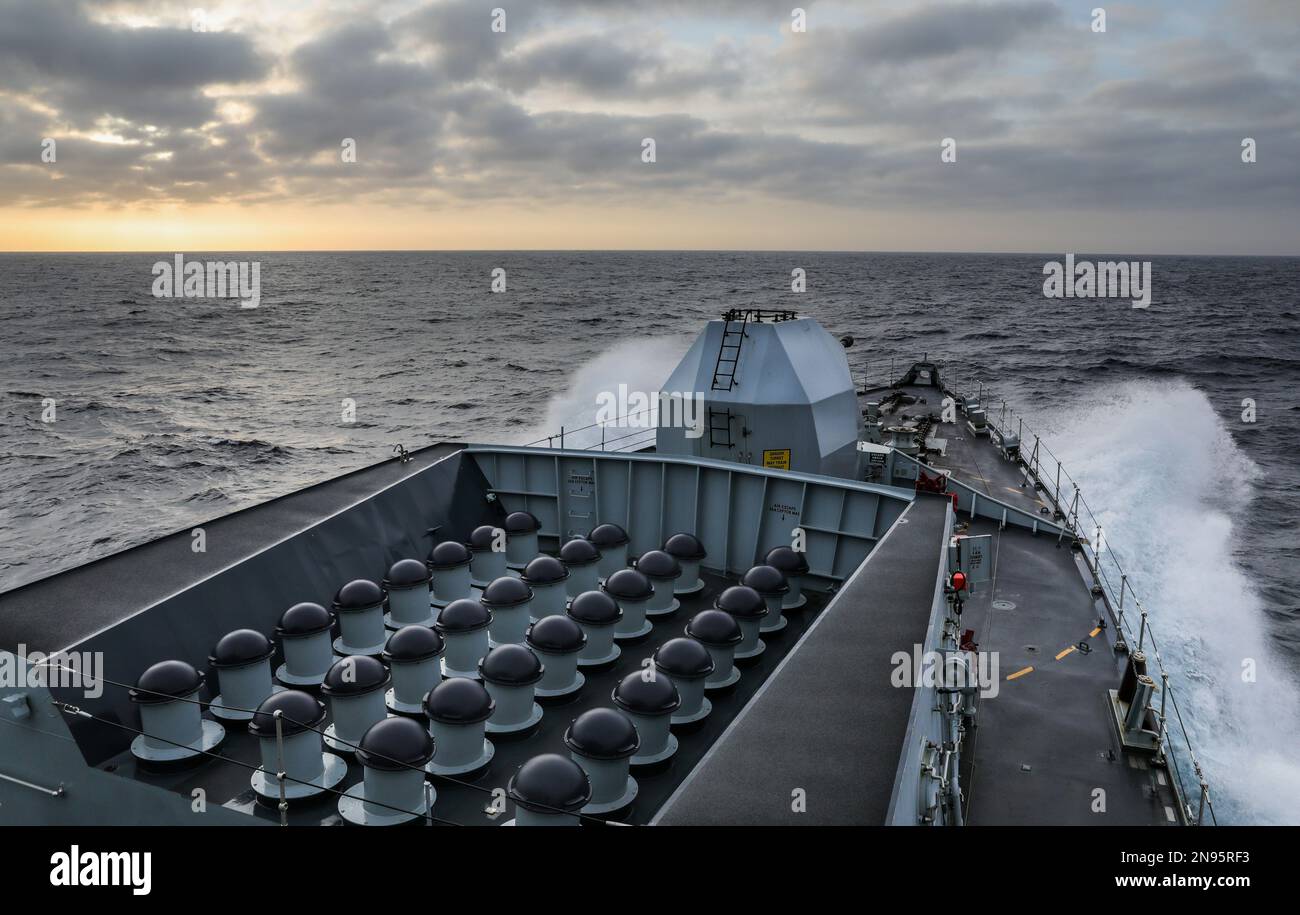 La focola di HMS Northumberland, vedendo i suoi silos missilistici seaceaptor e la torretta da 4,5 pollici della pistola Foto Stock