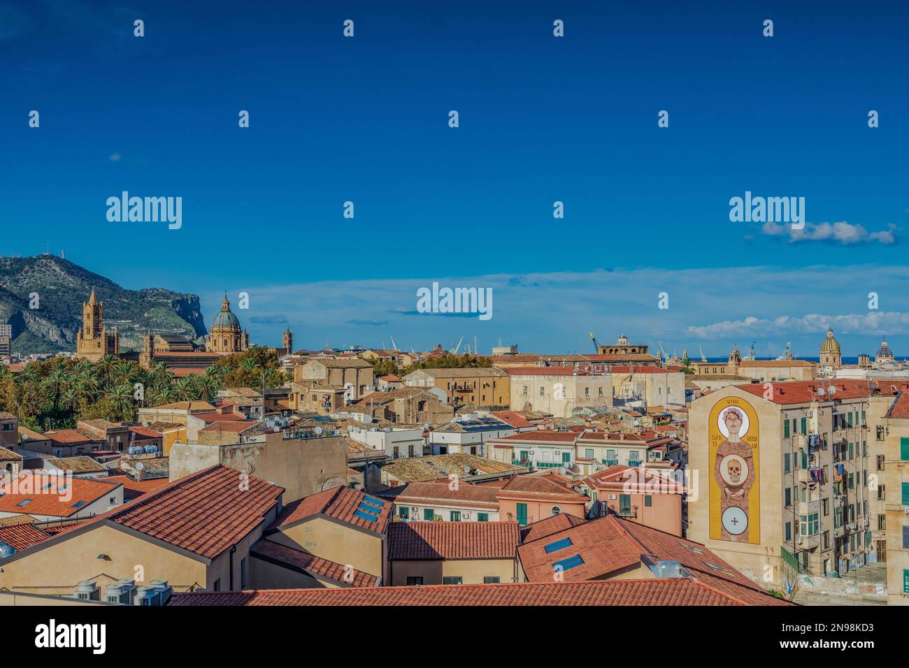 La città di Palermo vista dai tetti, la Sicilia Foto Stock