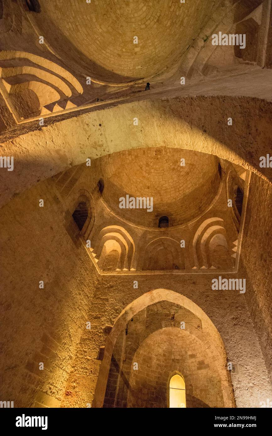 L'interno della chiesa arabo-normanna di San Giovanni degli Eremiti Foto Stock