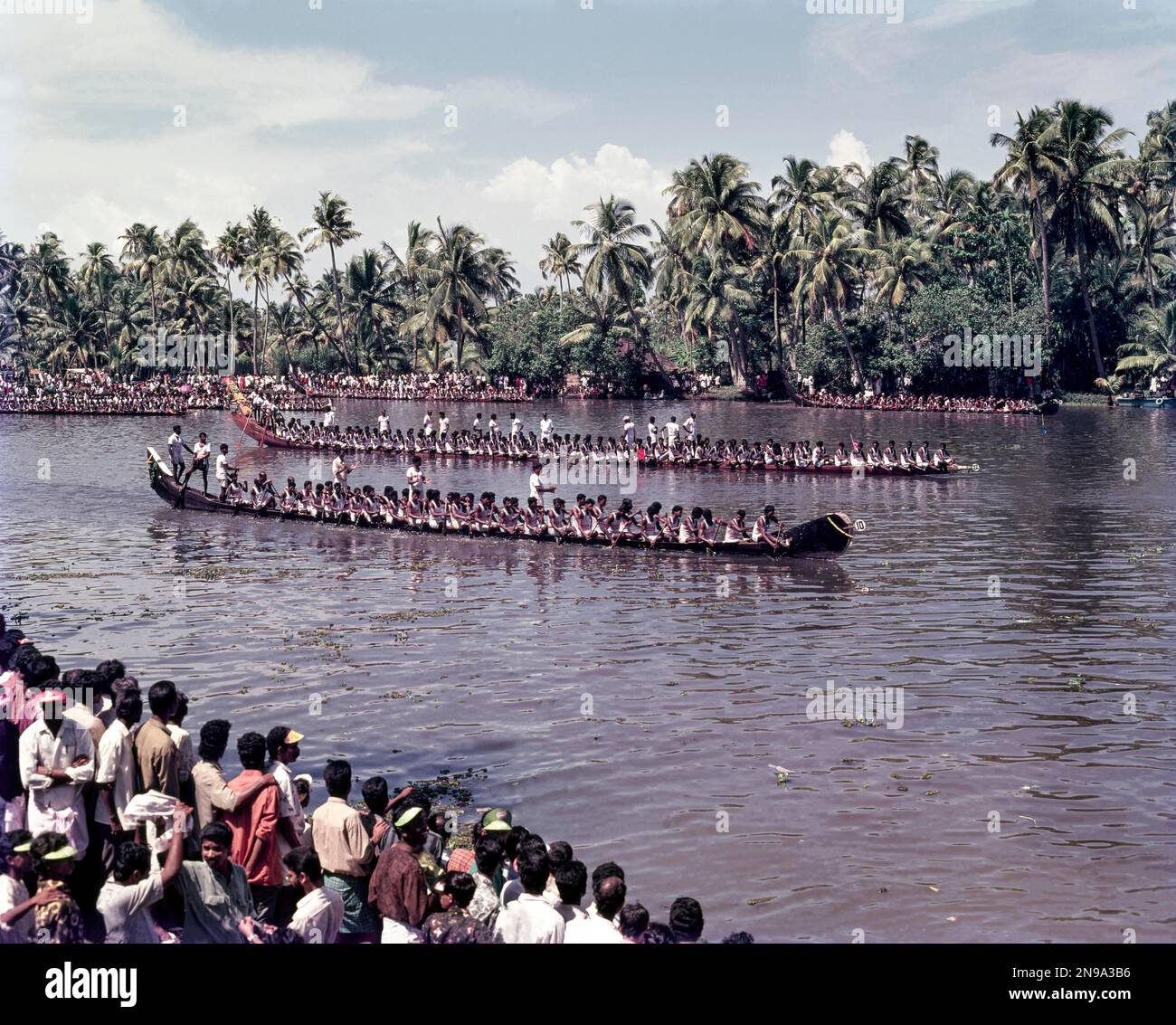 Le barche da corsa serpente in Alappuzha o Alleppey, Kerala, India, Asia Foto Stock