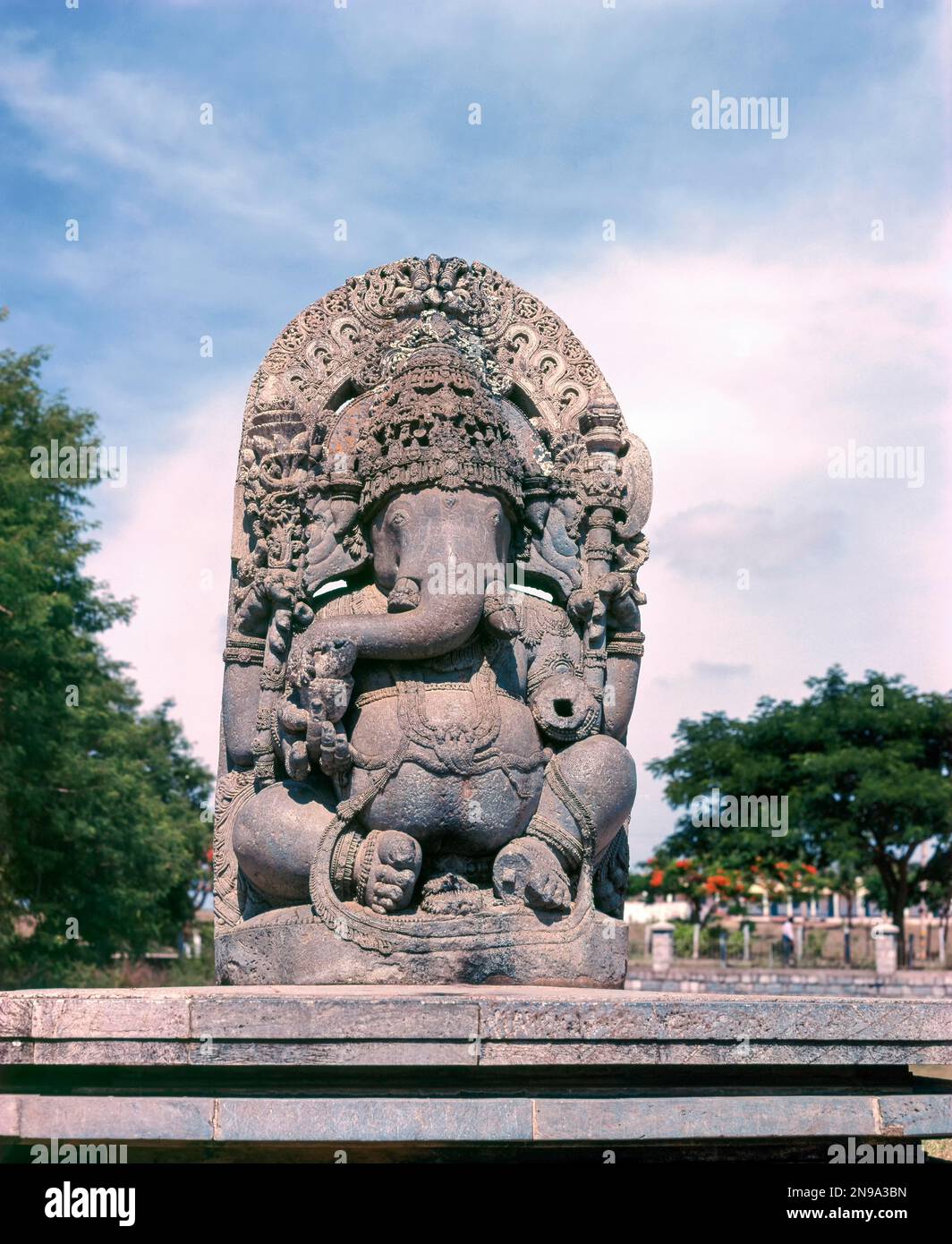 12th ° secolo Ganesha scultura in HoySaleswara tempio a Halebid, Karnataka, India, Asia Foto Stock