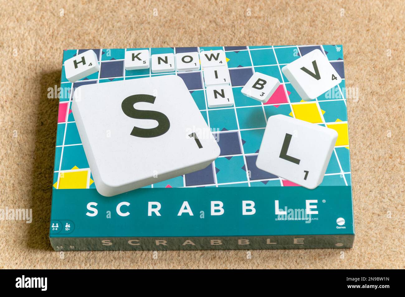 Nuova scatola di gioco di parole Scrabble Foto Stock
