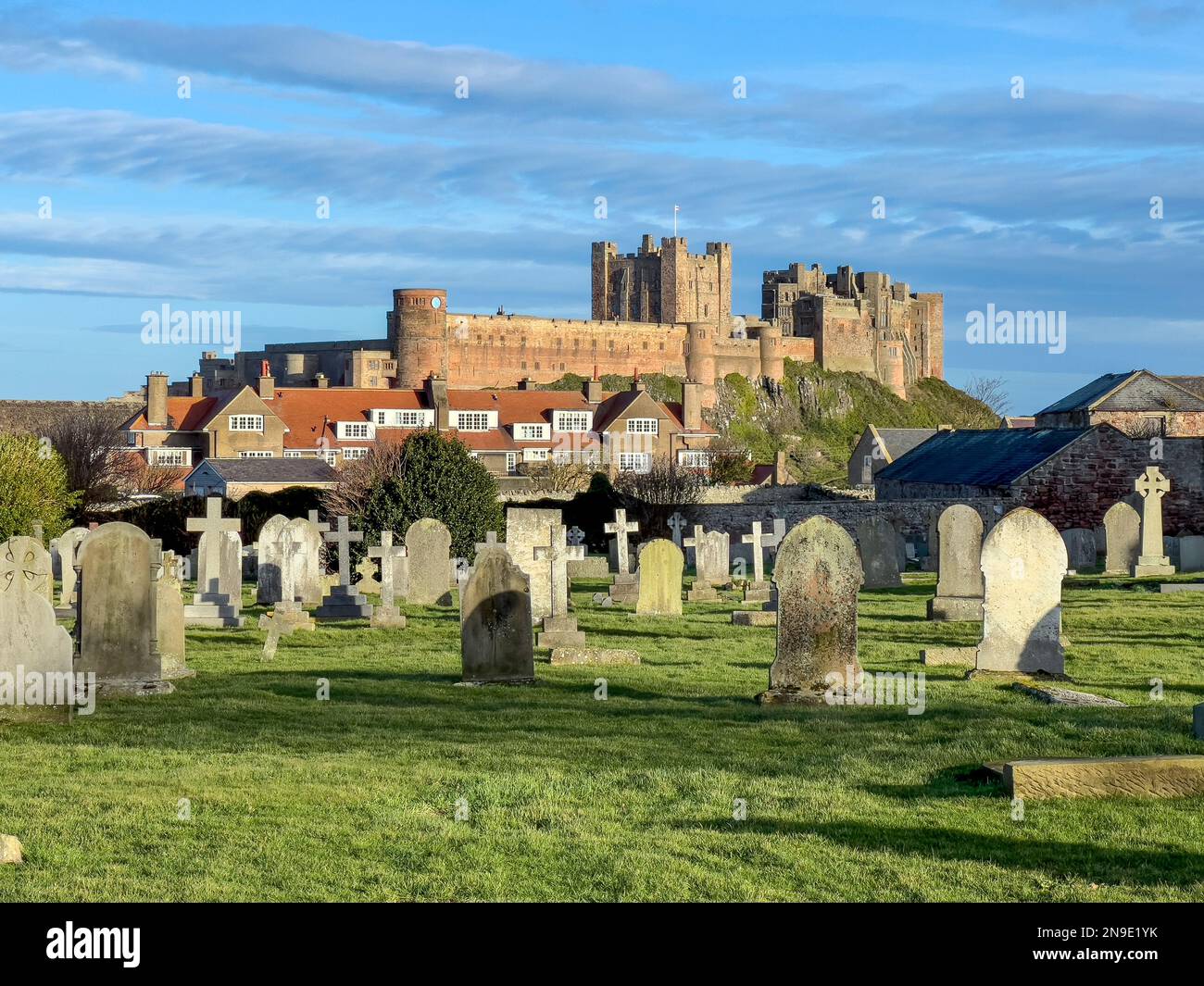 Castello di Bamburgh nel Northumberland sulla costa nord-orientale dell'Inghilterra. Foto Stock