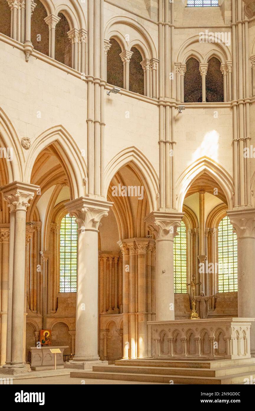 La chiesa pellegrina basilique Sainte-Marie-Madeleine di Vézelay sulla strada di Giacobbe, Vézélay, Borgogna, Francia Foto Stock