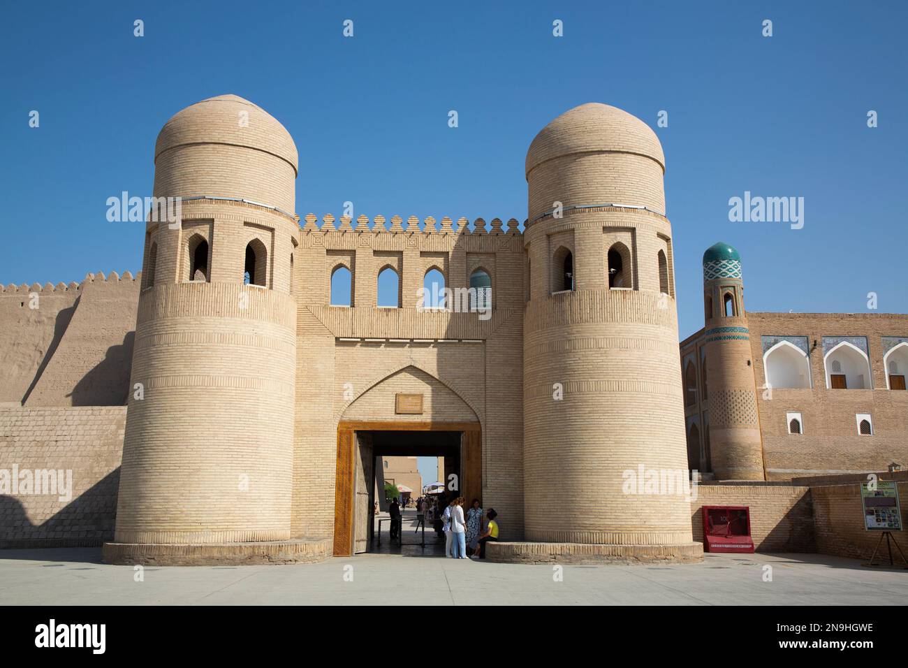 Porta Ovest, (porta Padre), Ichon Qala, Khiva, Uzbekistan Foto Stock