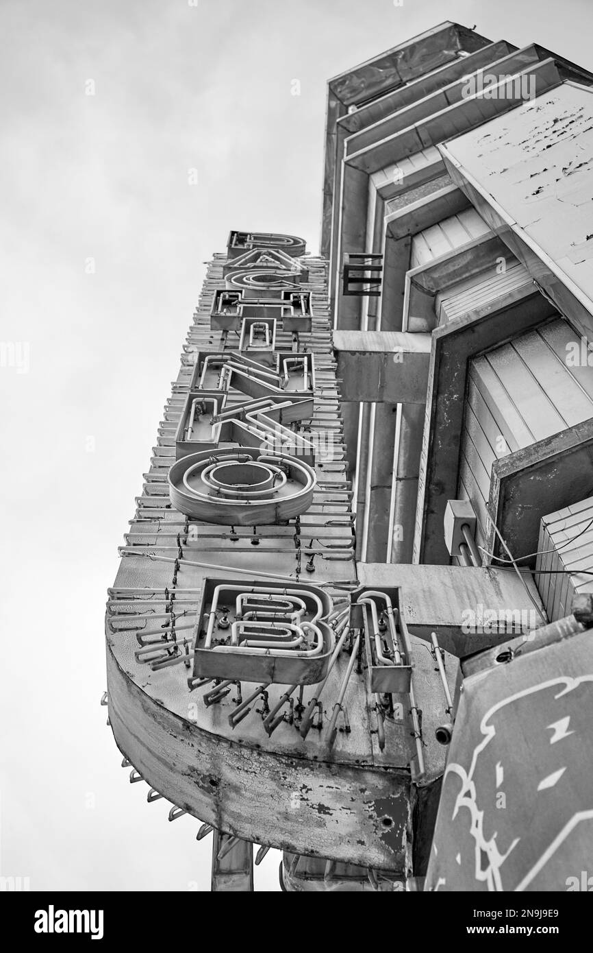 Vecchio pachinko insegna al neon, color pastello, in Shibuya, Tokyo, Giappone Foto Stock