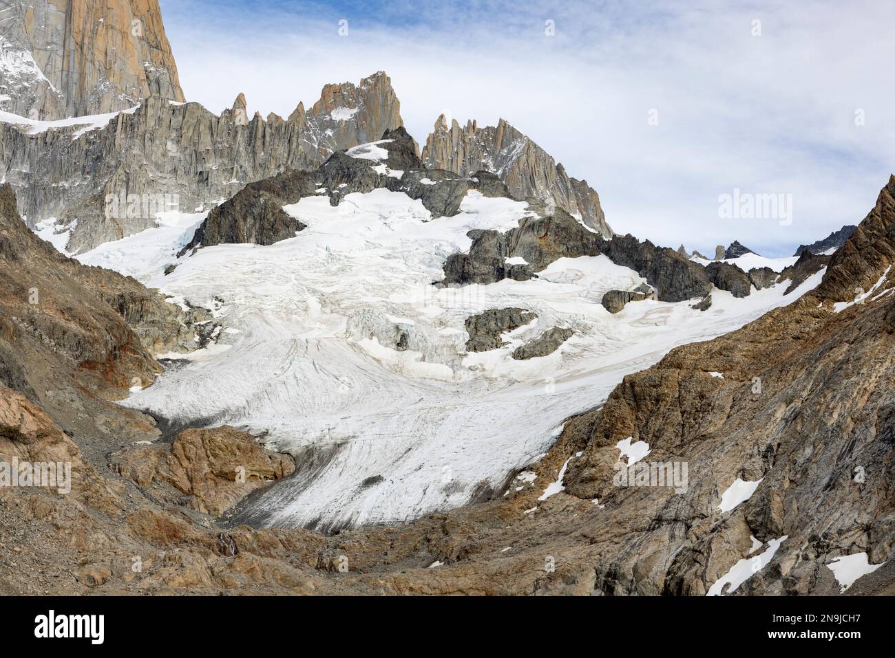 Vista aerea del Monte Fitz Roy e icefield - famoso punto di vista durante le escursioni a El Chaltén, Patagonia, Argentina Foto Stock