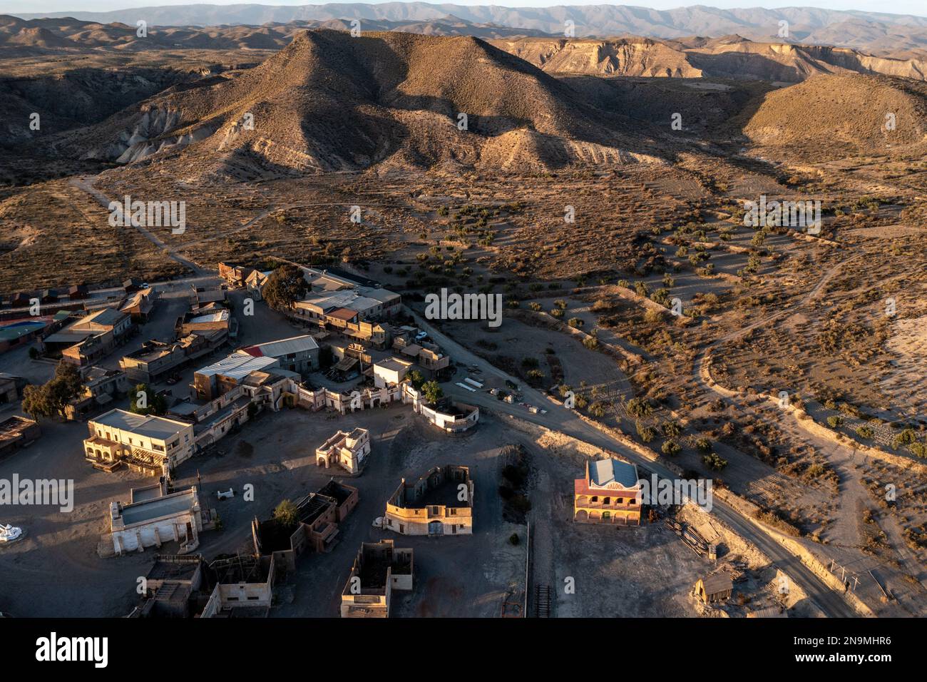Vista del drone della città occidentale Fort Bravo nel deserto di Tabernas Andalusia Foto Stock