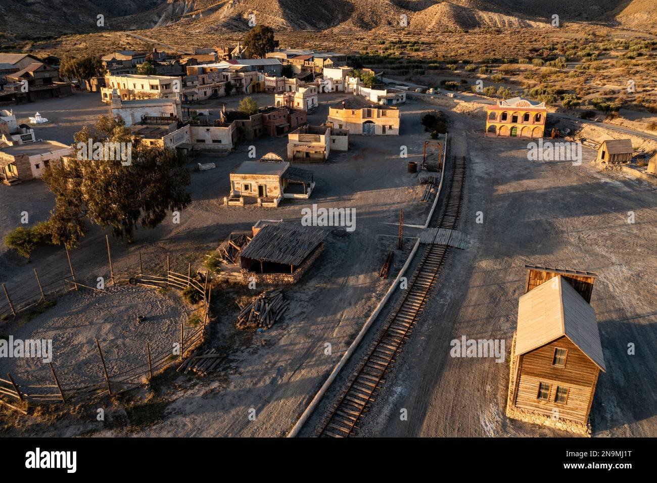 Vista del drone della città occidentale Fort Bravo nel deserto di Tabernas Andalusia Foto Stock