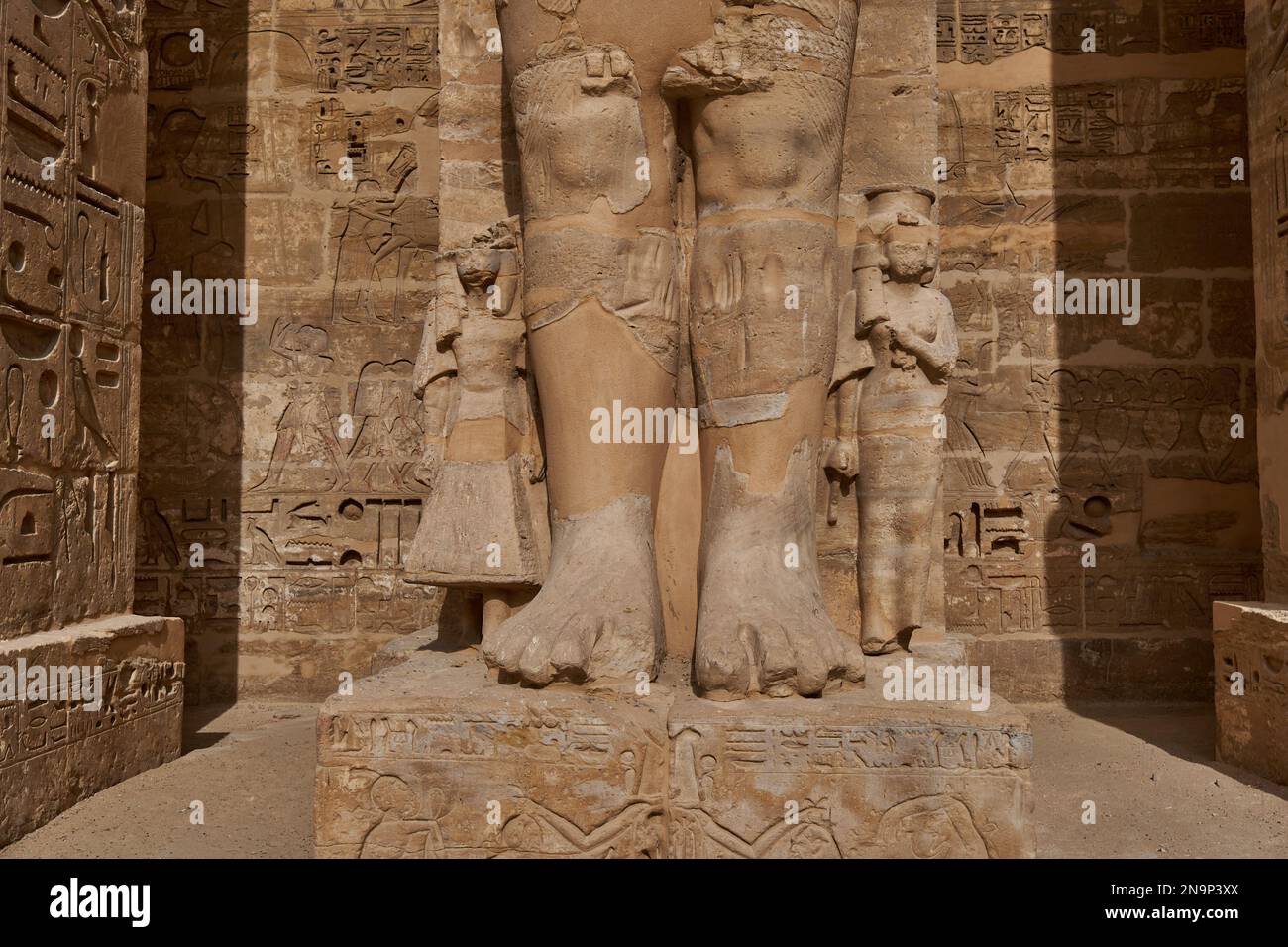 Tempio mortuario di Ramesse III a Medinet Habu a Luxor, Egitto Foto Stock