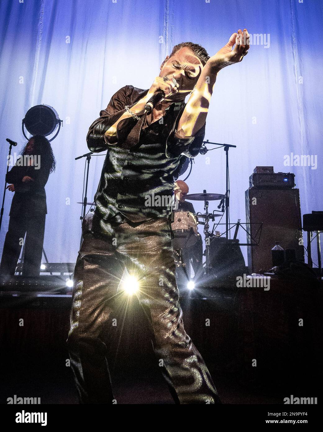 Dave Gahan di Depeche Mode e Soulsaver si esibiscono dal vivo nel dicembre 2021 Foto Stock