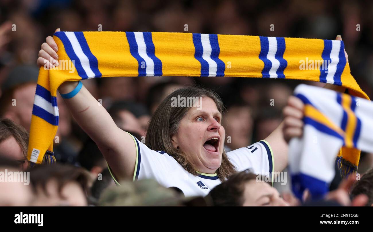 Elland Road, Leeds, Yorkshire, Regno Unito. 12th Feb, 2023. Premier League Football, Leeds United contro Manchester United; i tifosi del Leeds United mostrano il loro sostegno alla loro squadra durante l'azione Credit: Action Plus Sports/Alamy Live News Foto Stock