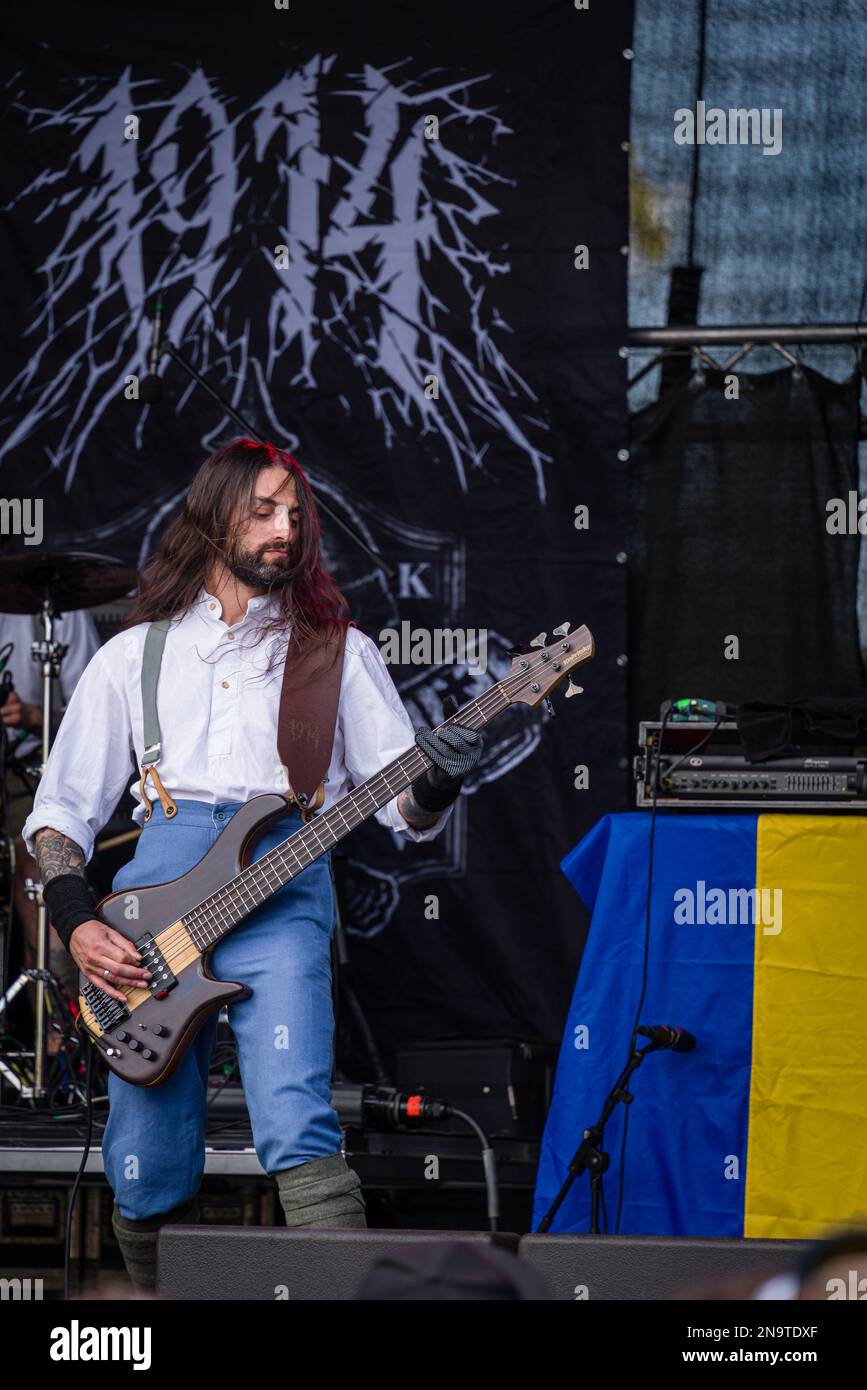 Una vista panoramica del chitarrista Band 1914 che si esibisce nel festival brutal Assault 2022 Foto Stock