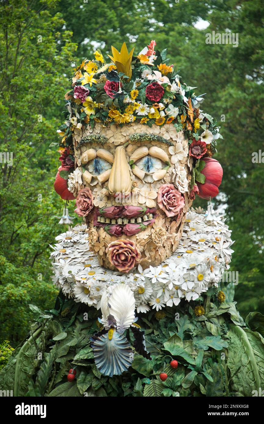 "Spring", una scultura monumentale di piante dell'artista Philip Haas presso l'Atlanta Botanical Garden; Atlanta, Georgia, Stati Uniti d'America Foto Stock