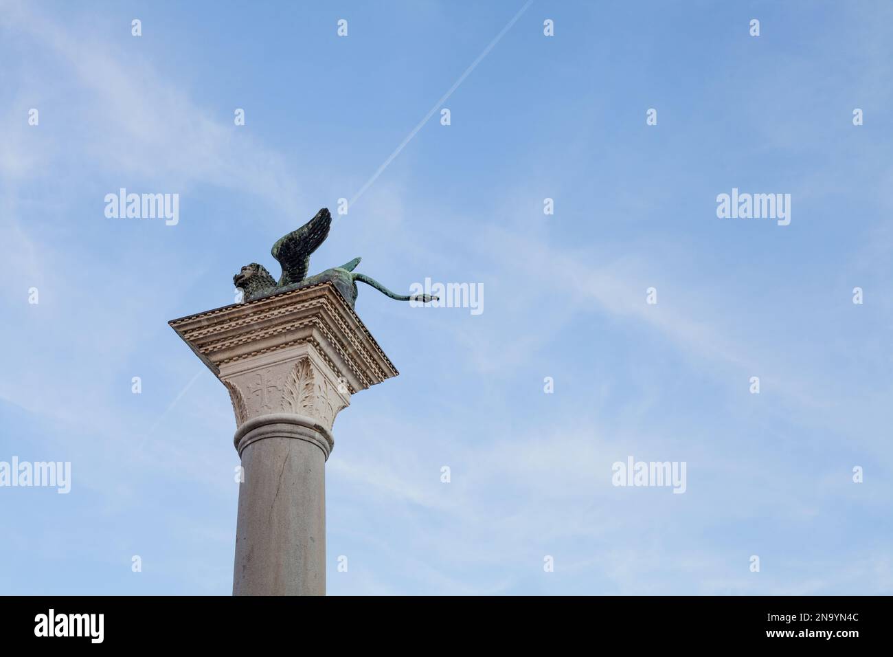 Il Leone alato di Venezia in cima alla colonna di San Marco, Venezia - Italia Foto Stock