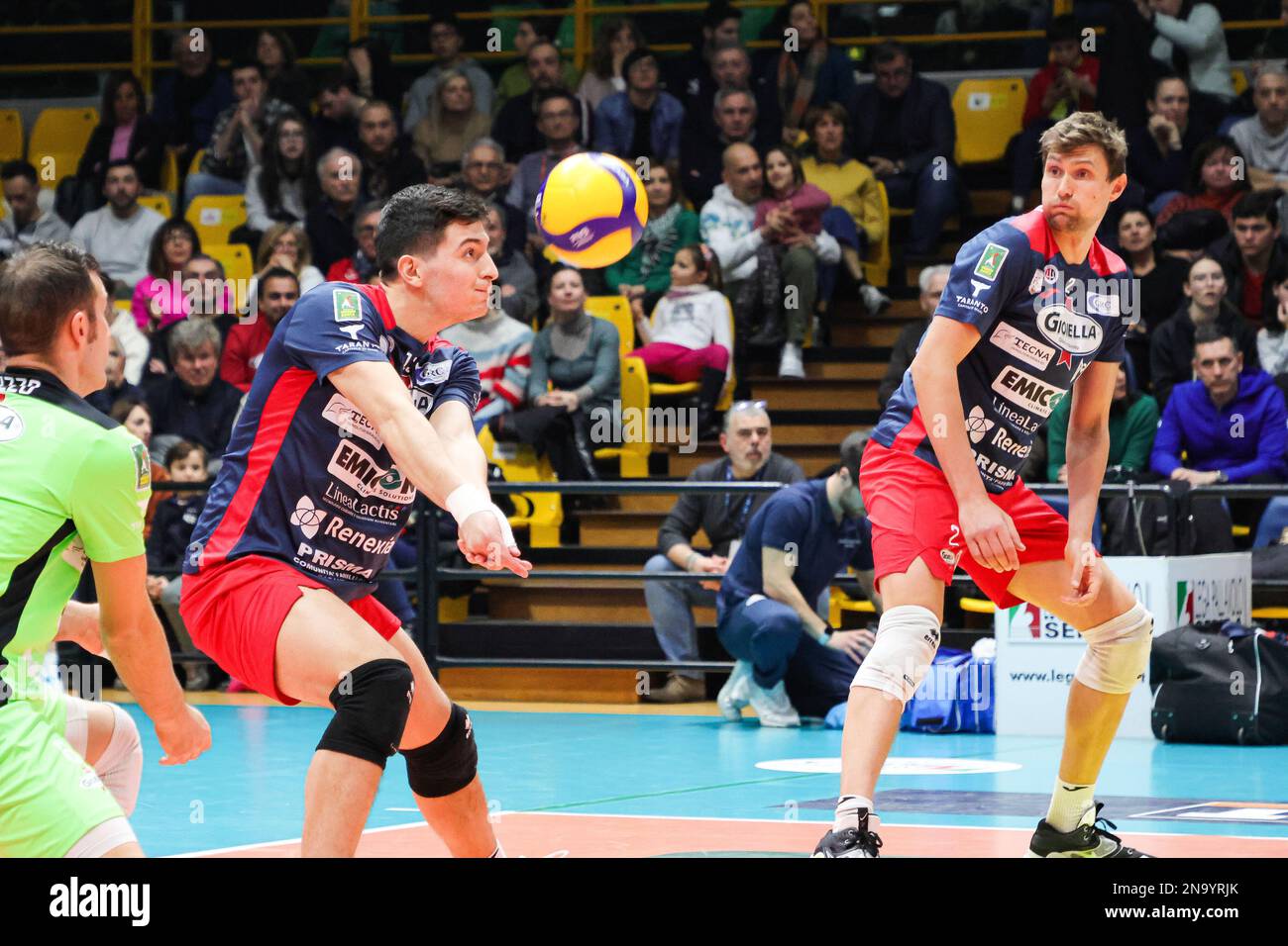 Modena, Italia. 12th Feb, 2023. (Valsa Group Modena)(Gioiella Prisma Taranto) in azione durante la partita del Campionato Italiano SuperLega Volley stagione 22/23 al Palapanini di Modena (Italia) Credit: Independent Photo Agency/Alamy Live News Foto Stock