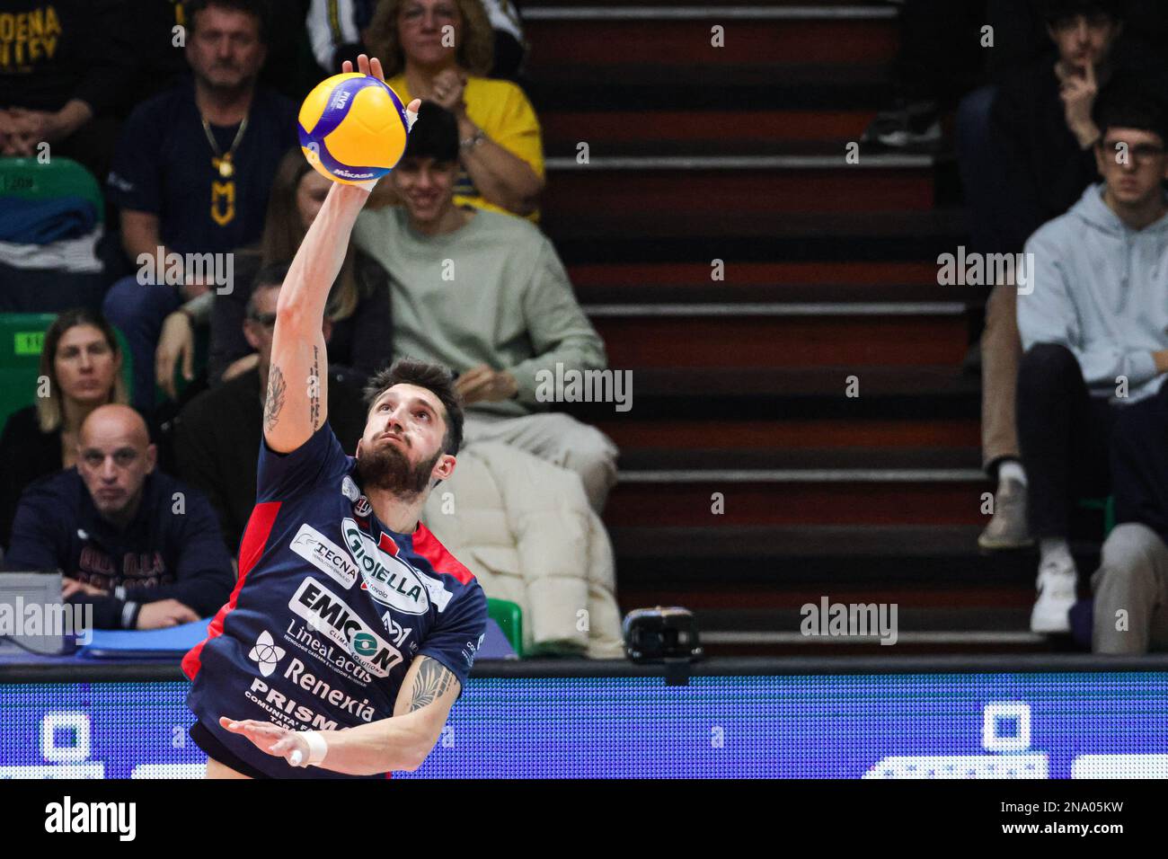 (Valsa Group Modena)(Gioiella Prisma Taranto) in azione durante la partita del Campionato Italiano SuperLega Volley stagione 22/23 a Palapanini a Modena (Italia) Foto Stock