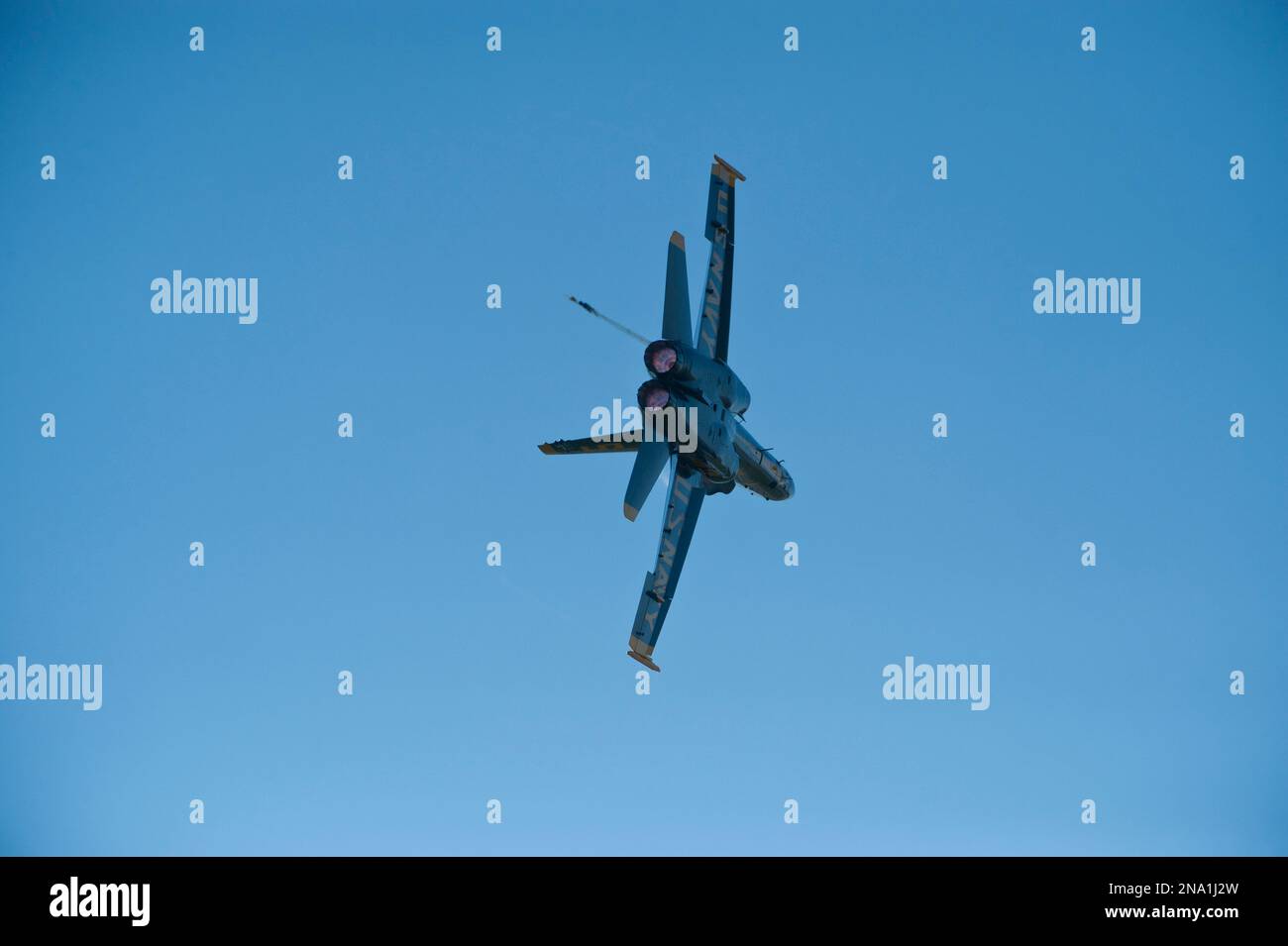 I Blue Angels della Marina prendono parte ad una fiera aerea a Lincoln, Nebraska, USA; Lincoln, Nebraska, Stati Uniti d'America Foto Stock