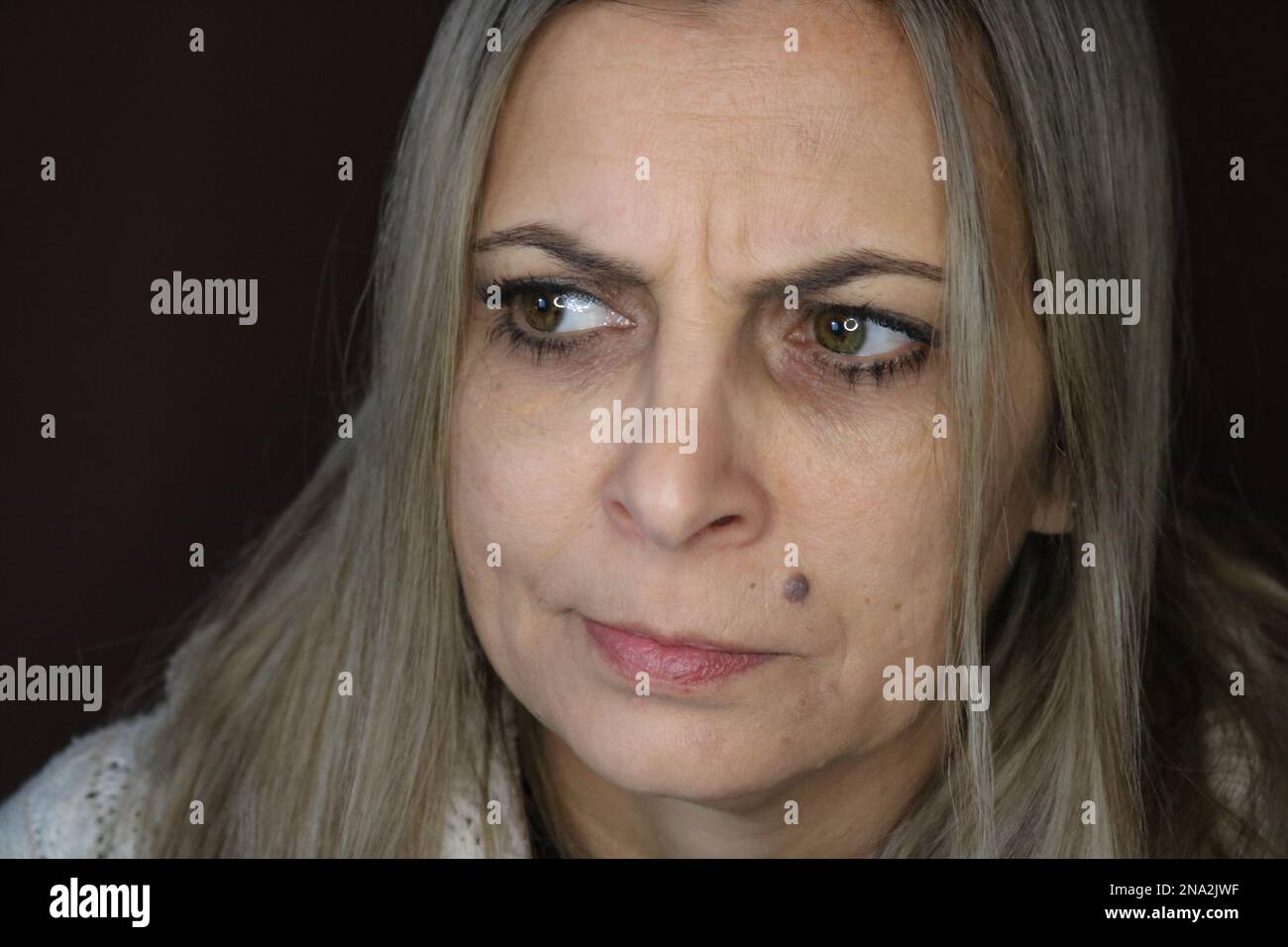 Donna arrabbiata Foto Stock
