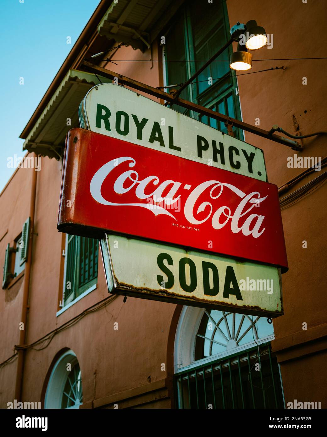 Insegna vintage della Royal Pharmacy, New Orleans, Louisiana Foto Stock