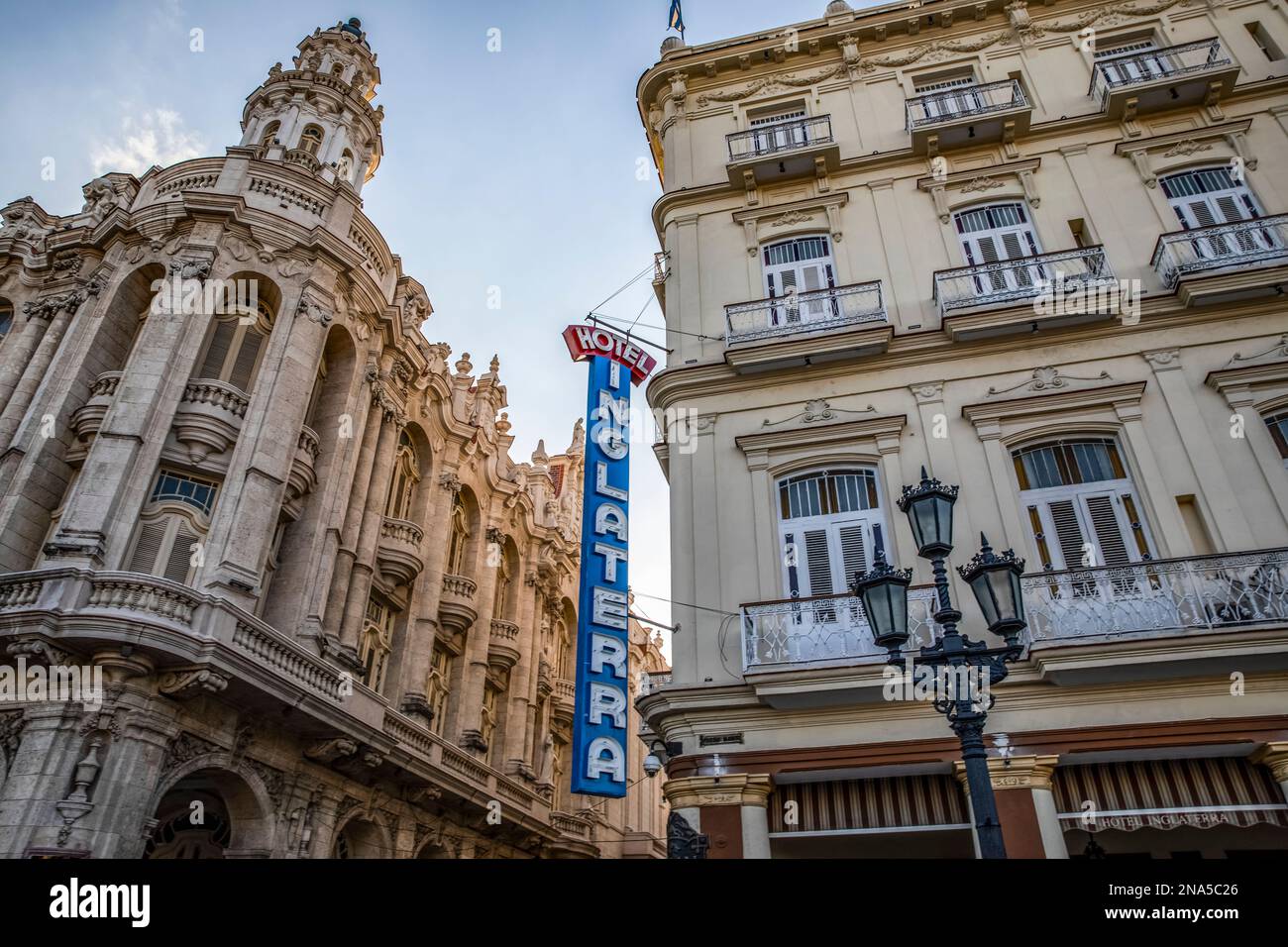 Hotel Inglaterra a l'Avana Vecchia; l'Avana, Cuba Foto Stock