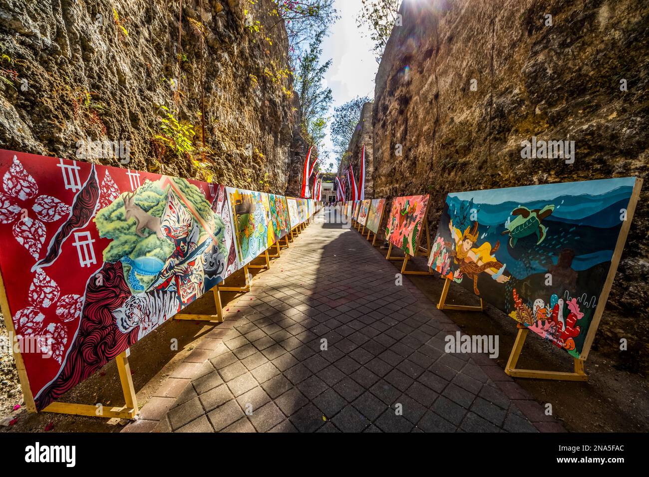 Mostra di pittura al Garuda Wisnu Kencana Cultural Park; Bali, Indonesia Foto Stock