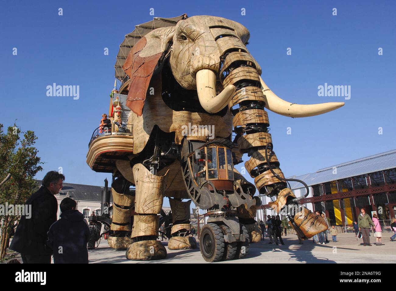 Francia. Pays de la Loire. Loire-Atlantique (44) Nantes. L'elefante delle macchine dell'isola. Creato da Francois Delaroziere, nel Parc des C. Foto Stock