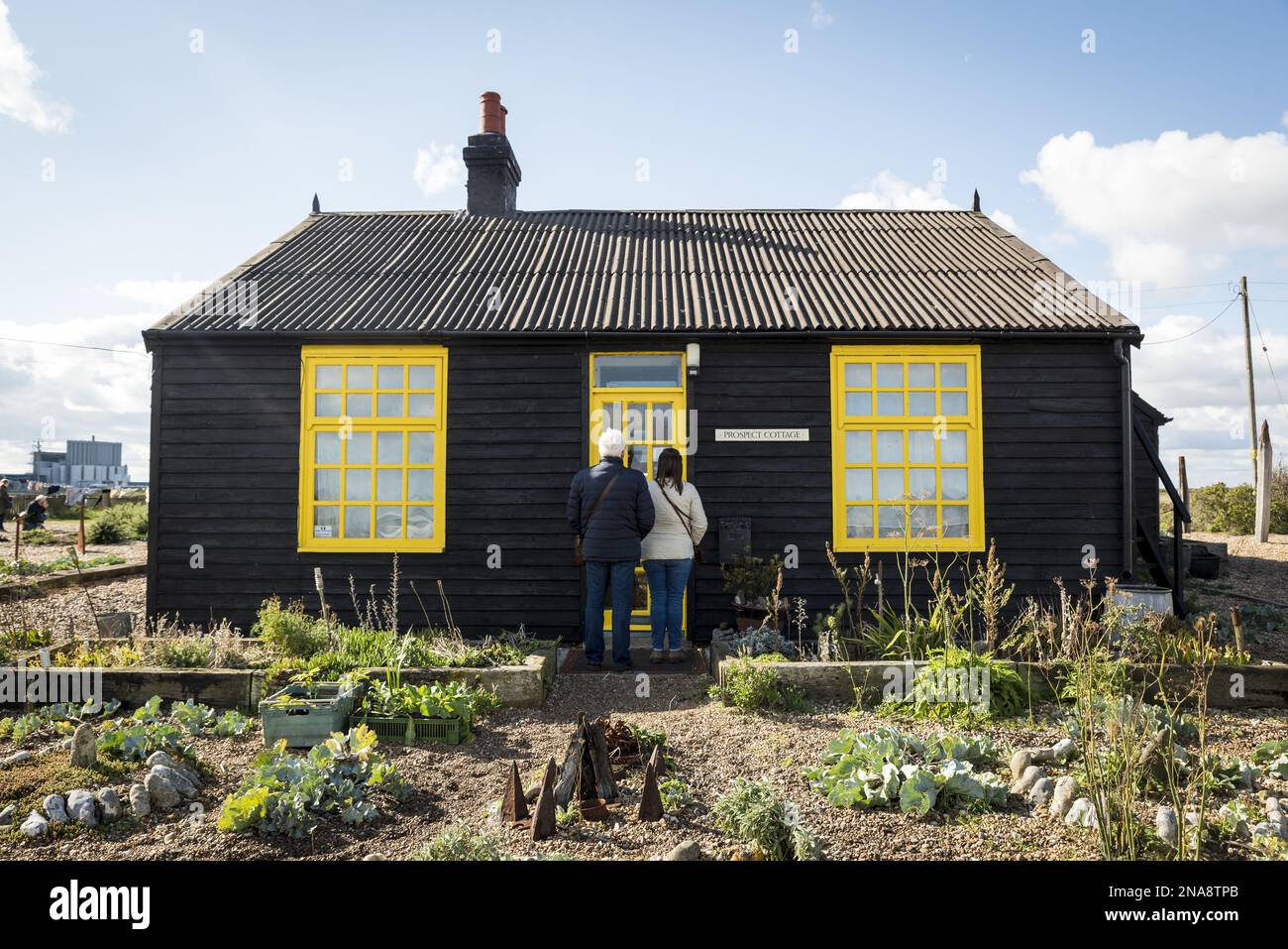 Prospect Cottage, precedentemente di proprietà del tardo artista e regista Derek Jarman, Dungeness, Kent Coast, Inghilterra, Regno Unito © Dosfotos/Axiom Foto Stock