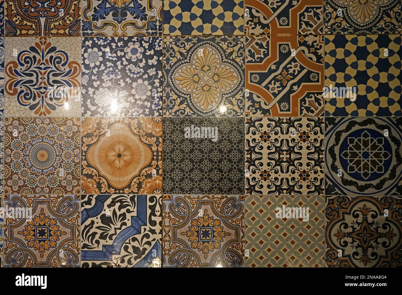 Design di piastrelle da parete marocchine e struttura del pavimento Foto Stock