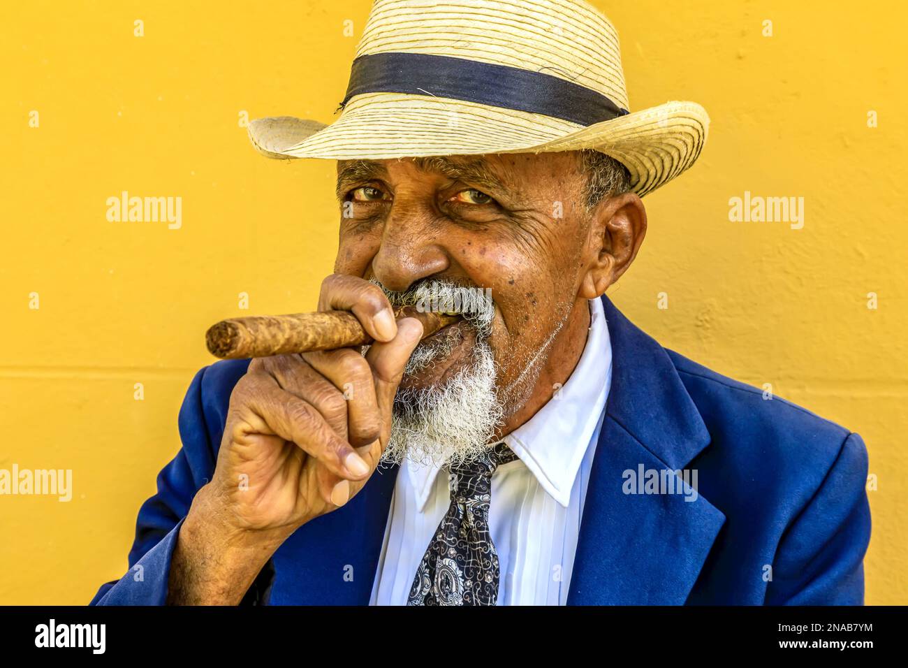 Ritratto di un cubano con il sigaro. Foto Stock