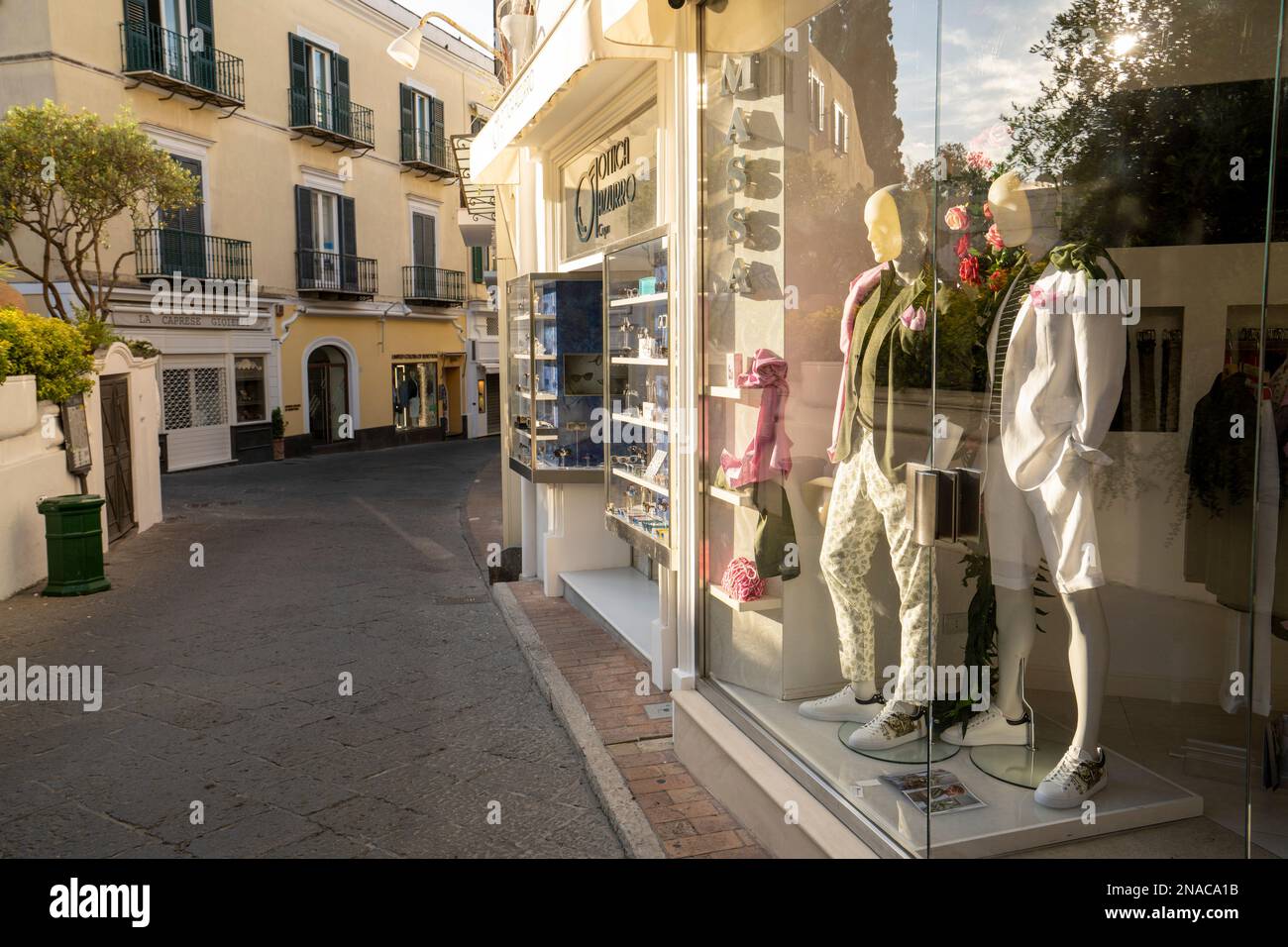 Negozi di moda a Capri; Capri, Napoli, Italia Foto Stock