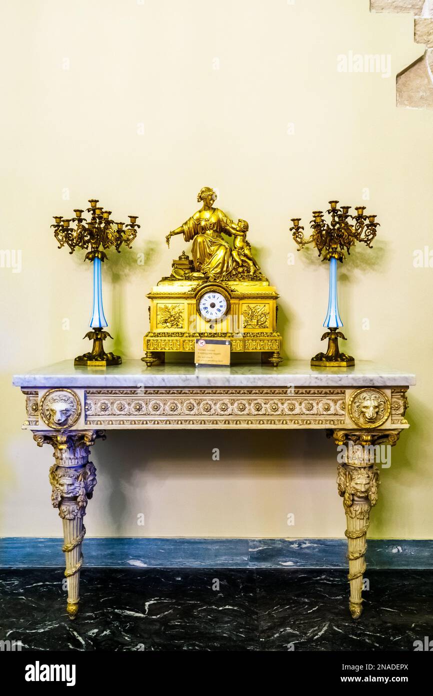 Mobili classici negli appartamenti reali del Palazzo Normanni - Palermo, Sicilia, Italia Foto Stock