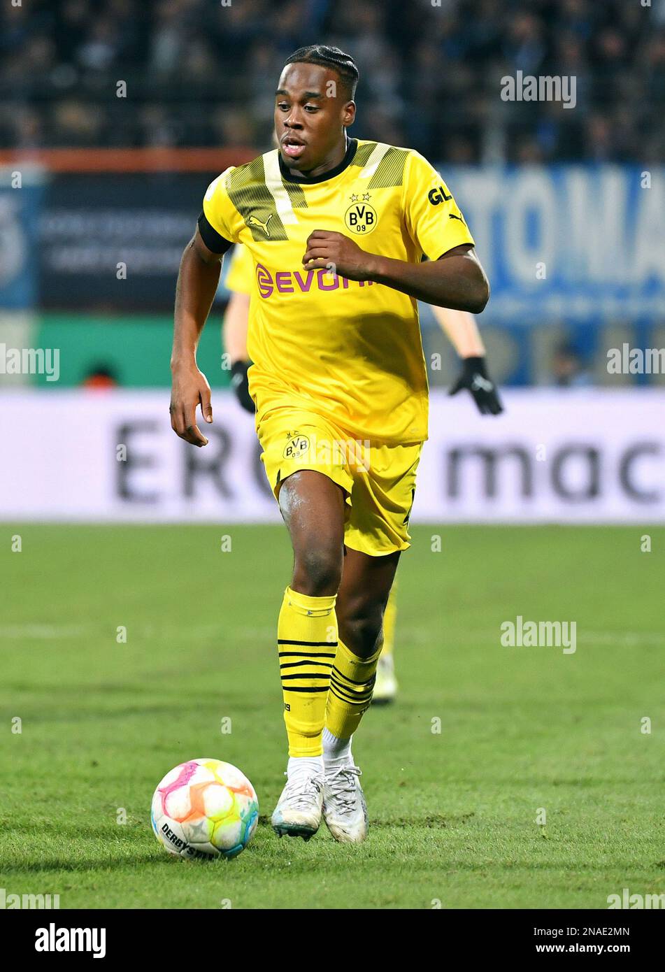 DFB Pokal, Vonovia Ruhrstadion Bochum: VFL Bochum vs Bor. Dortmund; Jamie Bynoe-Gittens (BVB) Foto Stock