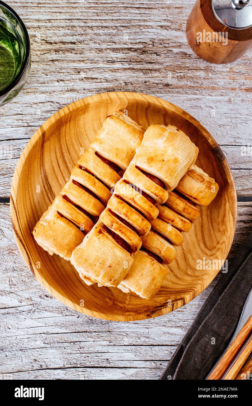 salsiccia fatta in casa in un piatto Foto Stock